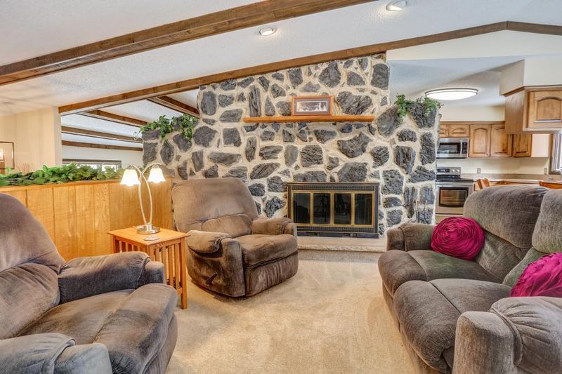 3760 S Hills Dr, Eagan, MN 55123