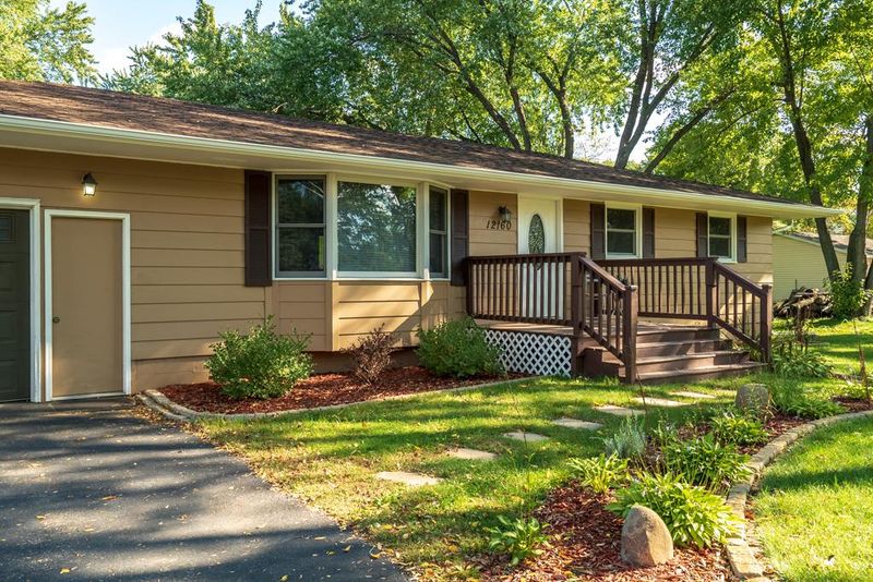 12160 Noon Dr, Dayton, MN 55327