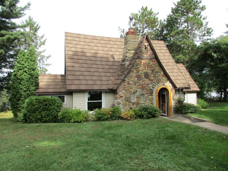 548 Lakeview Dr, Chetek, WI 54728