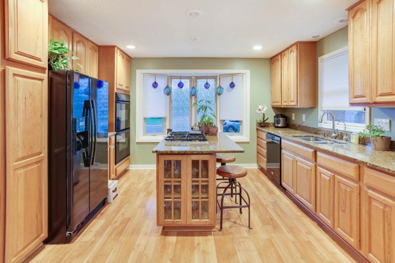 12180 101st Ave N, Maple Grove, MN 55369