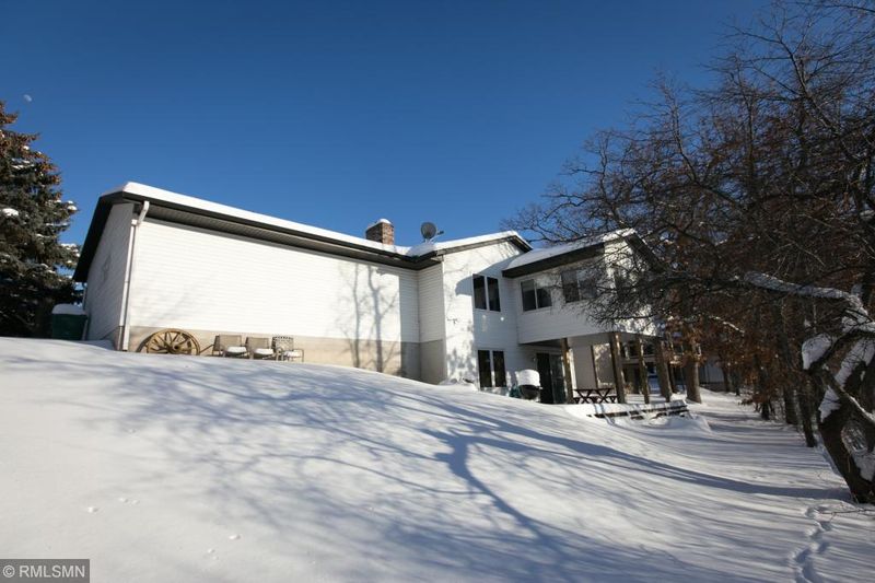 3626 Granada Ave N, Oakdale, MN 55128