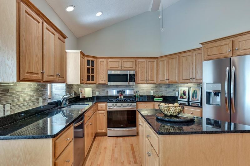14889 Valley View Rd, Eden Prairie, MN 55344
