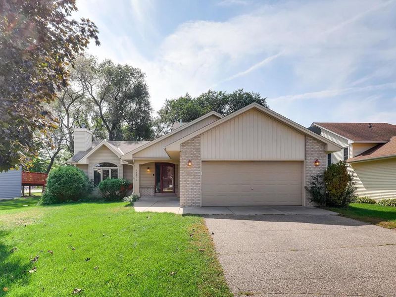14853 Haven Dr, Apple Valley, MN 55124