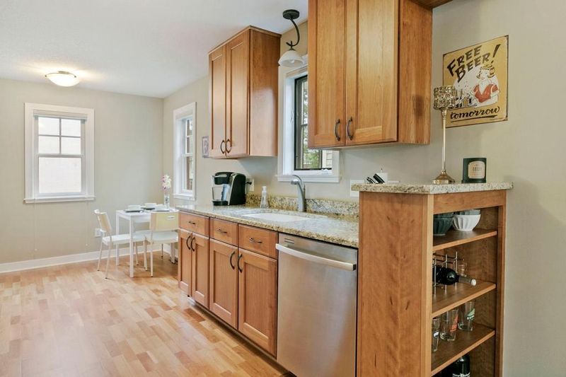 810 Main St NE, Minneapolis, MN 55413