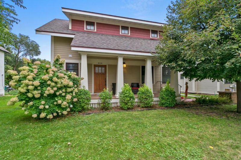 810 Main St NE, Minneapolis, MN 55413