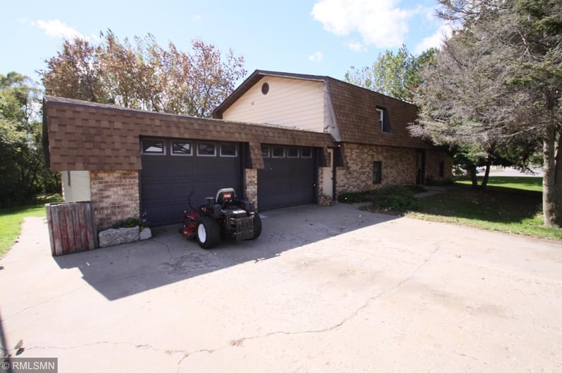 1993 247th St, Saint Augusta, MN 56301