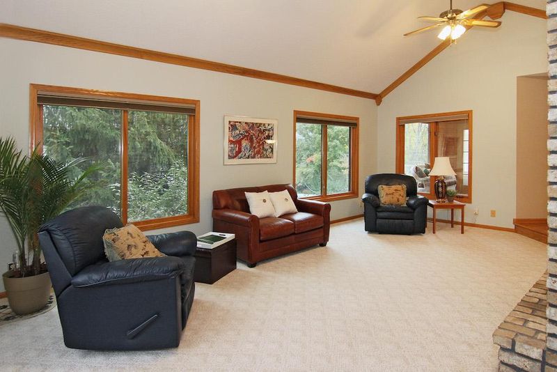 1069 W Royal Oaks Dr, Shoreview, MN 55126