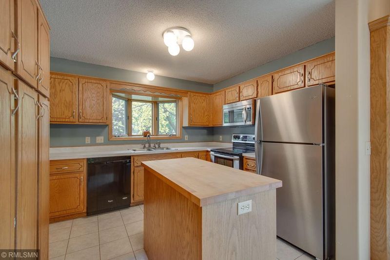 1564 Highland Rd, Stillwater, MN 55082