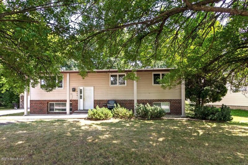 605 Mosher Ave, Owatonna, MN 55060