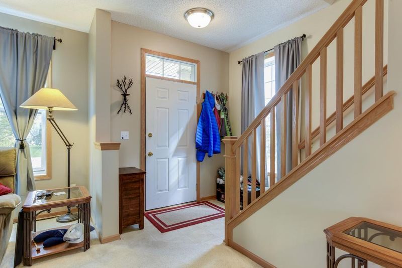 2086 Wellens St, Chaska, MN 55318