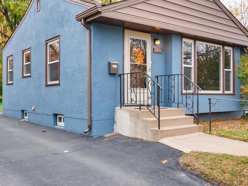 1476 Schletti St, Saint Paul, MN 55117