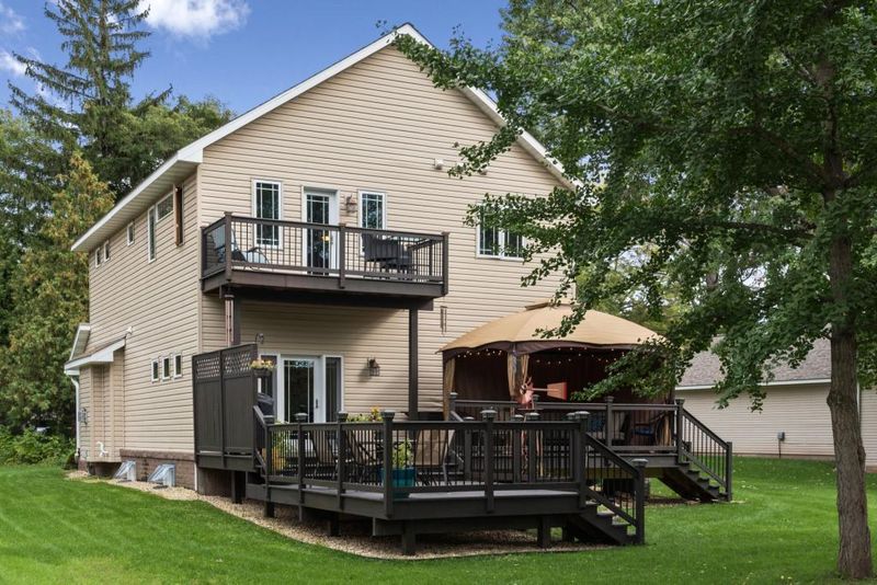 4135 Rice St, Shoreview, MN 55126
