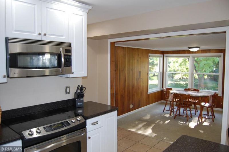 8371 Valentine Ter, Bloomington, MN 55431