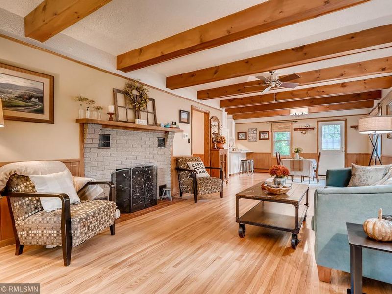 2433 Ford Rd, Minnetonka, MN 55305