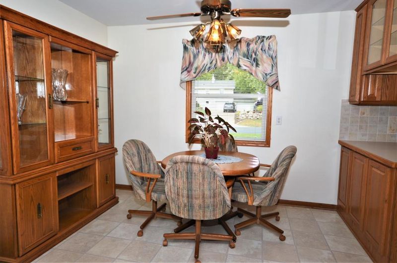 15605 N Lund Rd, Eden Prairie, MN 55346