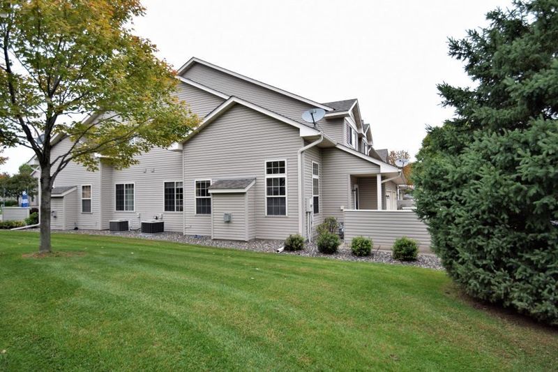 13845 Dahlia Dr, Rogers, MN 55374