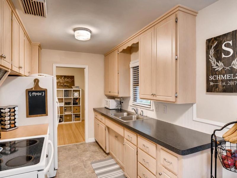 3744 Saint Regis Dr, White Bear Lake, MN 55110