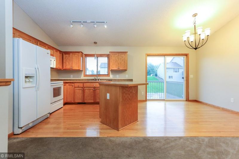 521 12th Ave NE, Lonsdale, MN 55046
