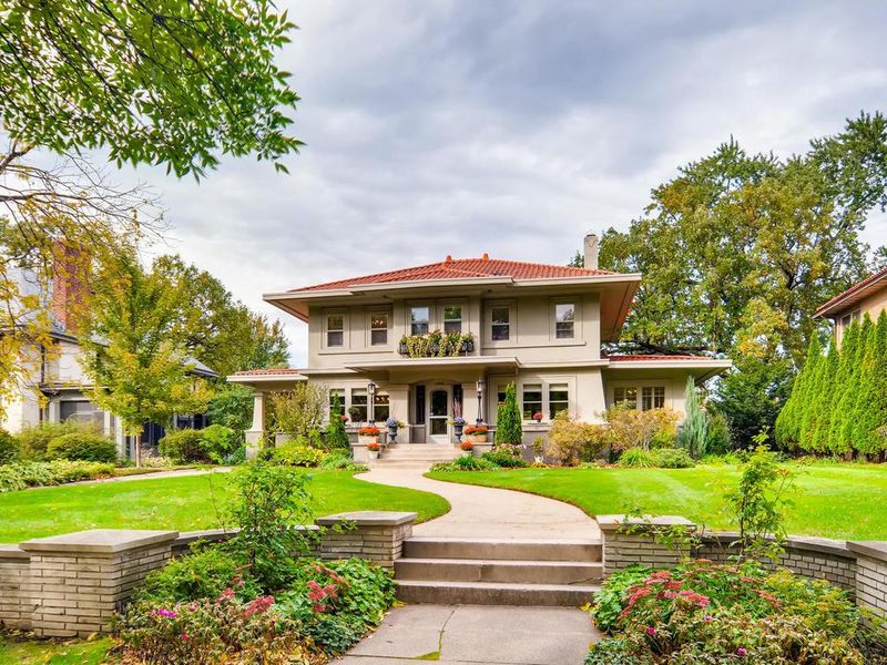 1865 Summit Ave, Saint Paul, MN 55105