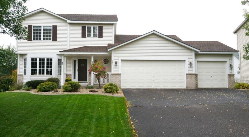 220 Cherrywood Ave NW, Saint Michael, MN 55376