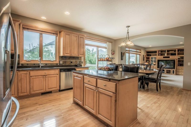 7813 Lawndale Ln N, Maple Grove, MN 55311
