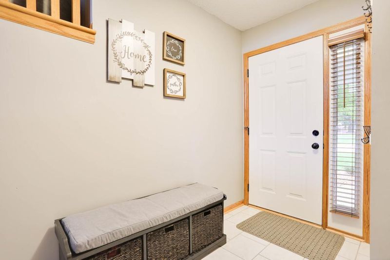 1135 Apgar St S, Shakopee, MN 55379