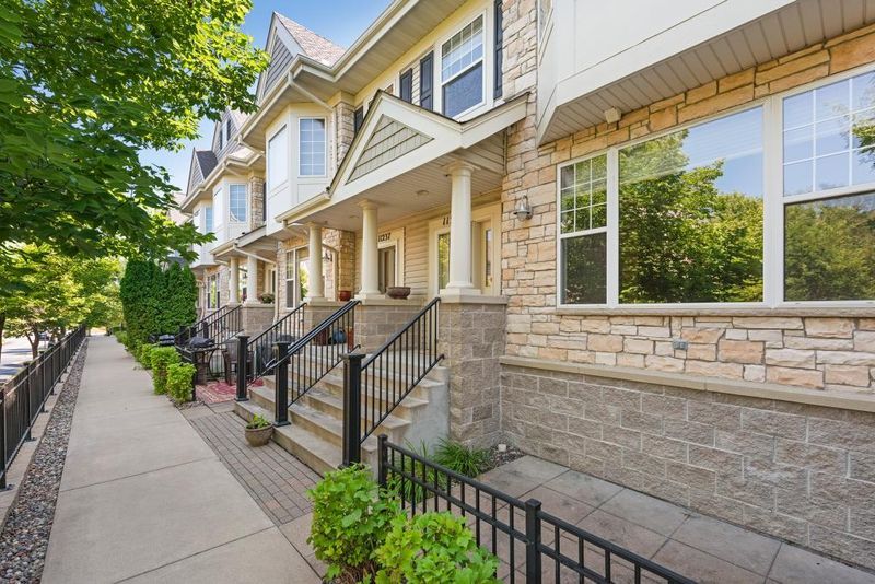 11239 Preswick Blvd, Eden Prairie, MN 55344