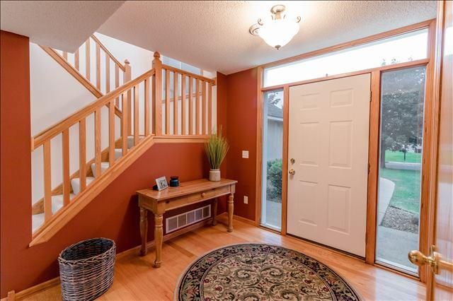 15875 Kendale Dr, Lakeville, MN 55044