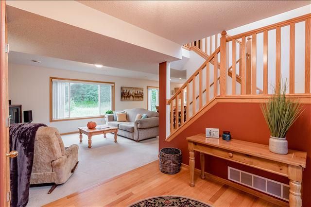 15875 Kendale Dr, Lakeville, MN 55044