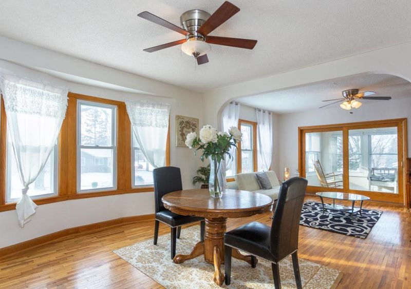 1562 Hazel St N, Saint Paul, MN 55119