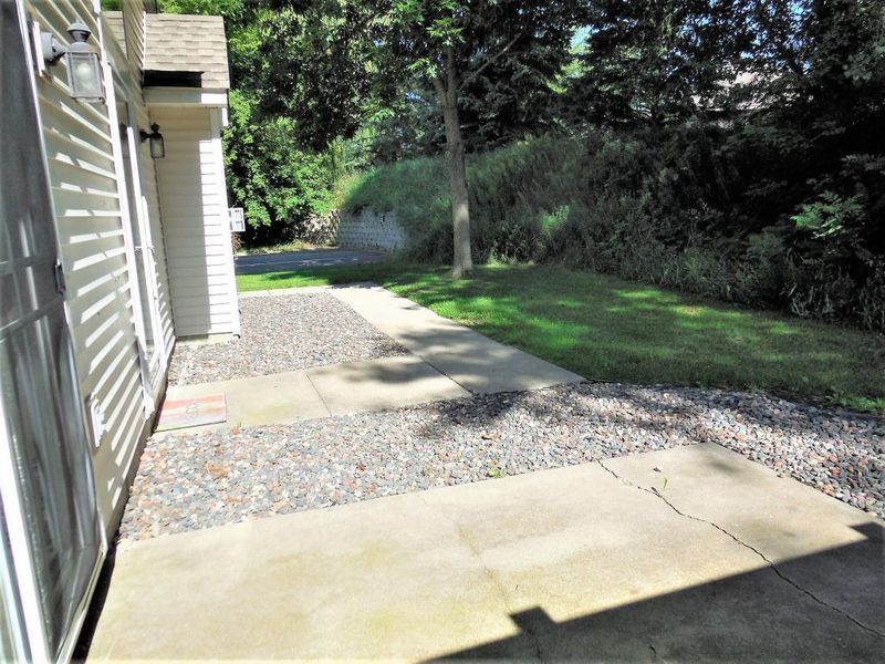 9007 Sawgrass Glen, Maple Grove, MN 55311