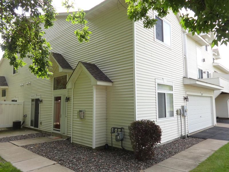 9007 Sawgrass Glen, Maple Grove, MN 55311