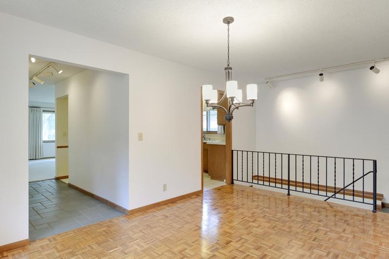 8445 Patsy Ln, Golden Valley, MN 55427