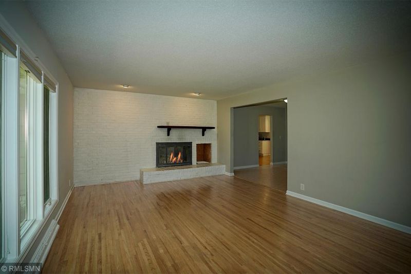 13329 Northridge Rd, Minnetonka, MN 55305