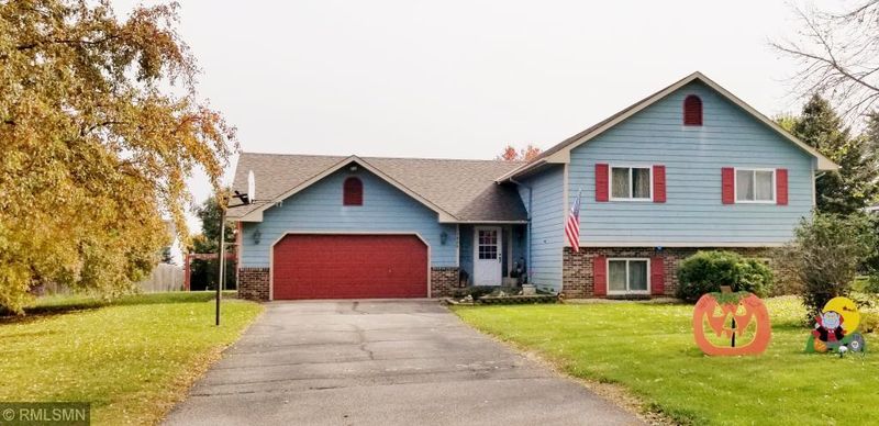1928 Prairie Rose Ln, Saint Cloud, MN 56303