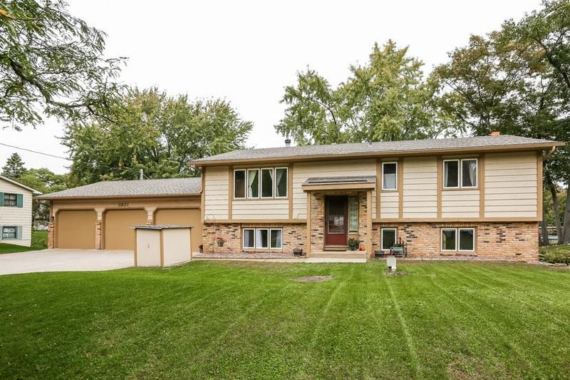3821 189th Ave NE, Wyoming, MN 55092