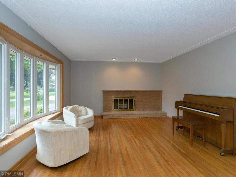 10625 Verdi Rd, Minneapolis, MN 55431