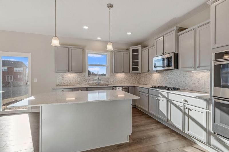 9255 67th St S, Cottage Grove, MN 55016