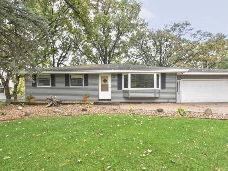 2812 121st Ln NW, Coon Rapids, MN 55433