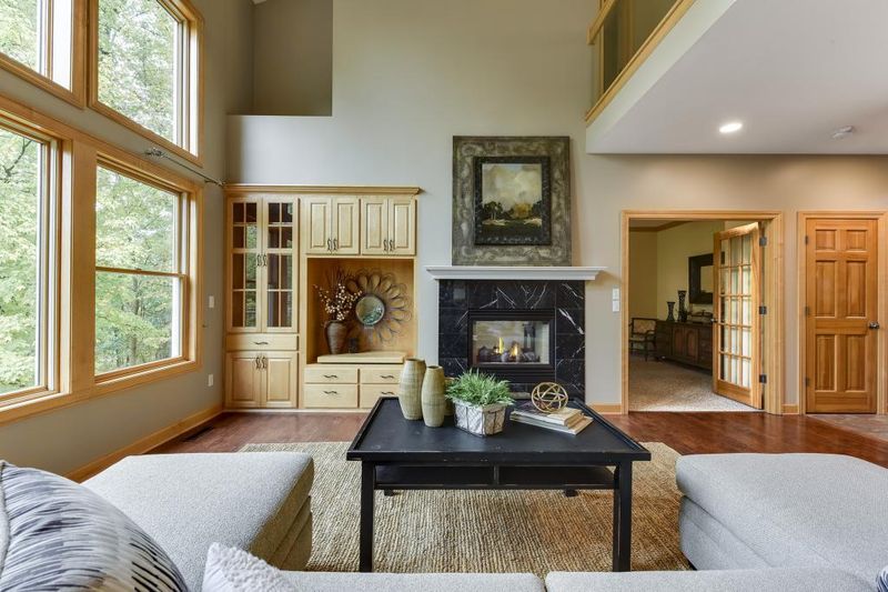 2900 Forest Rg, Chaska, MN 55318