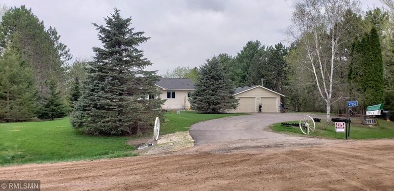 47256 Cambridge Dr, Stanchfield, MN 55080