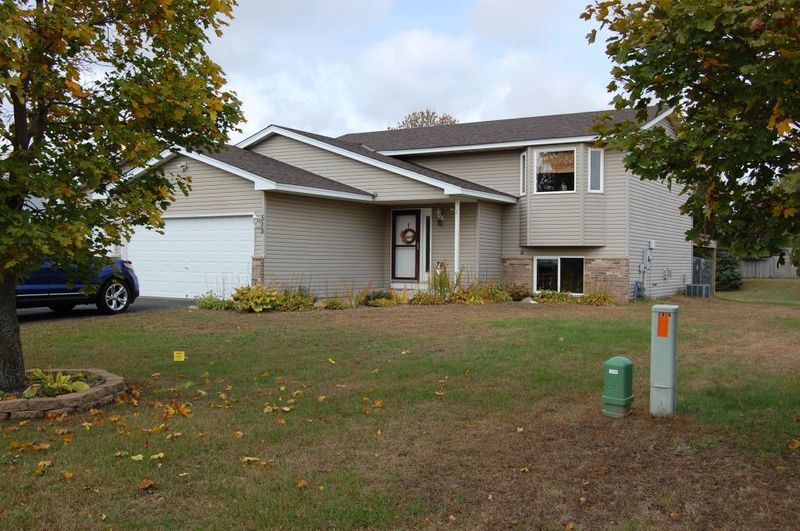 518 Birch St SW, Isanti, MN 55040