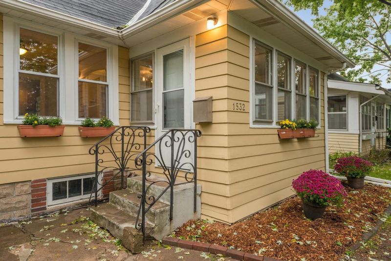 1532 Iglehart Ave, Saint Paul, MN 55104