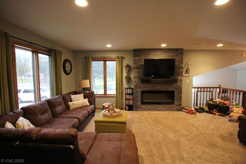 404 3rd St E, Herman, MN 56248