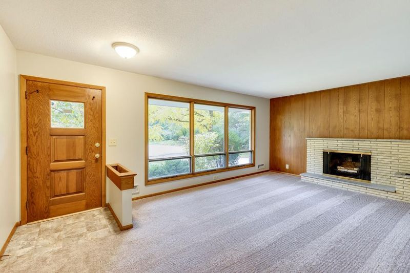 2001 Lancaster St, Minnetonka, MN 55305