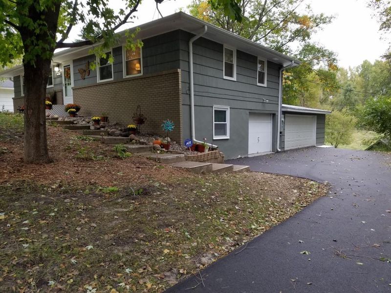 15801 S Lund Rd, Eden Prairie, MN 55346