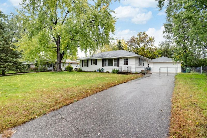 11633 Wren St NW, Coon Rapids, MN 55433