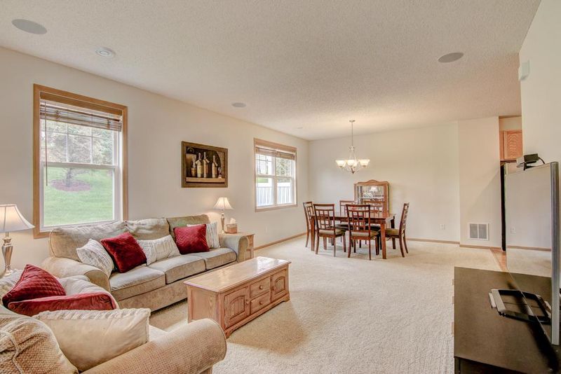 3367 Cherry Ln #B, Woodbury, MN 55129