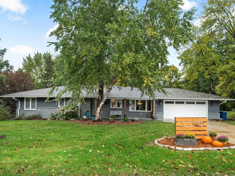 14622 Karyl Dr, Minnetonka, MN 55345