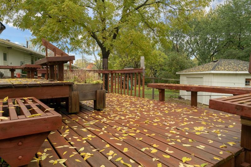 1061 Robin Ln, New Brighton, MN 55112